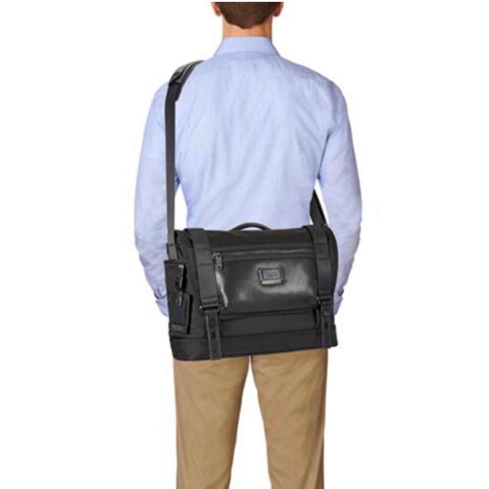 New Tumi Fallon Messenger Alpha Bravo Style232373D